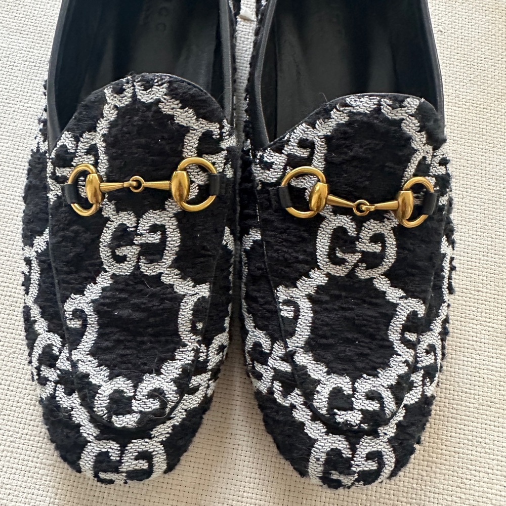 Vintage Gucci Black and White loafers